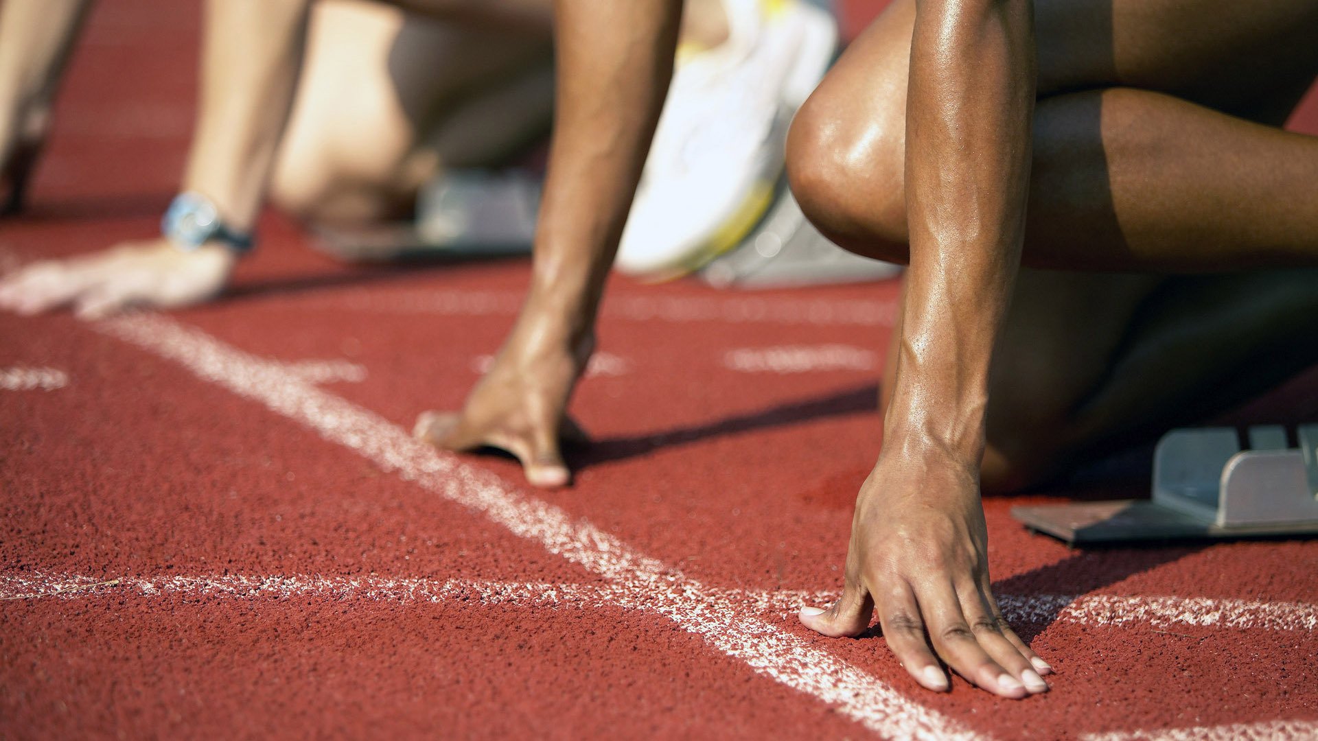 爱游戏在线登录-中国队四棒平均发挥 稳中带进，四强三个中国队